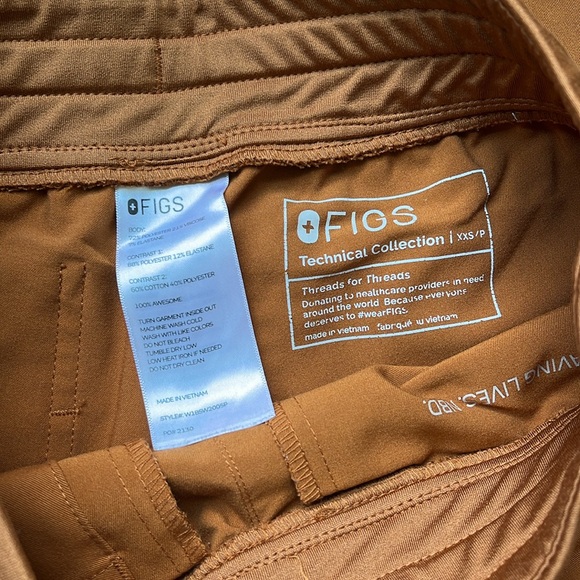 FIGS scrub set - Picture 7 of 12